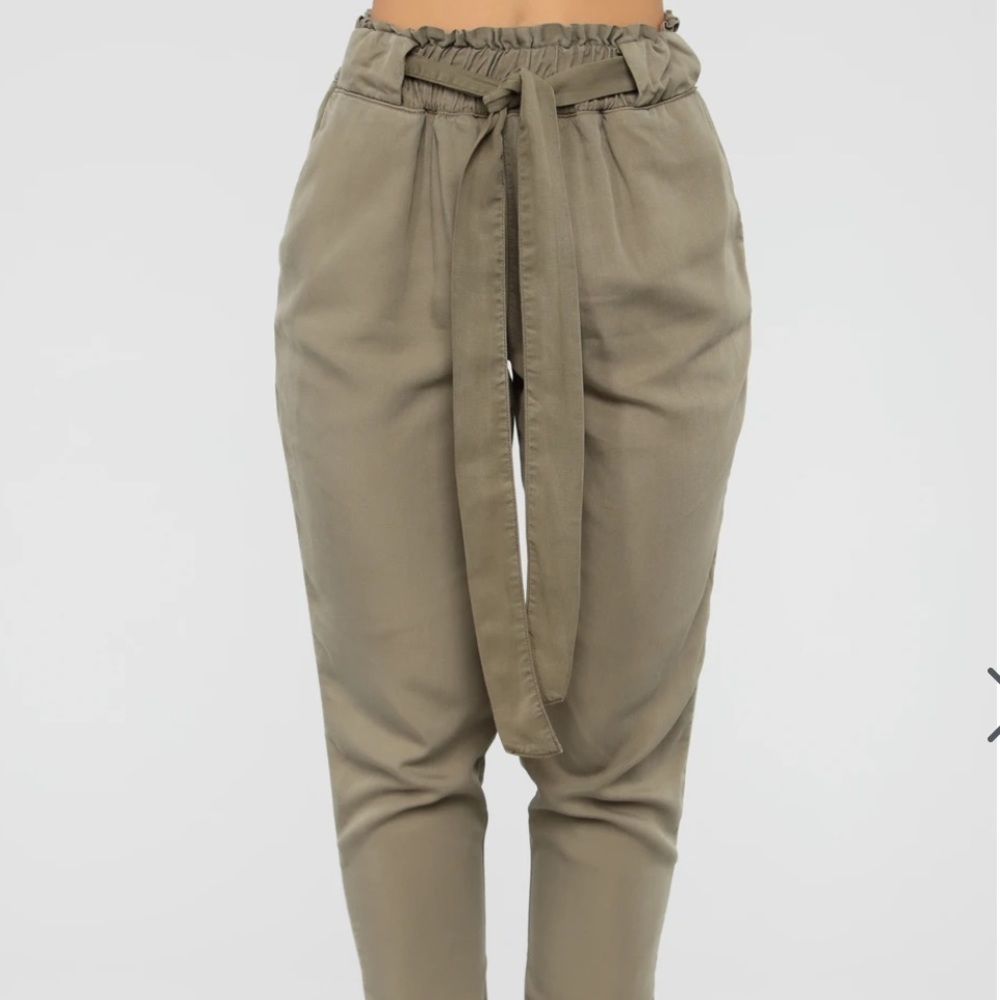 Fashion Nova Note to self tie waist pants- Olive